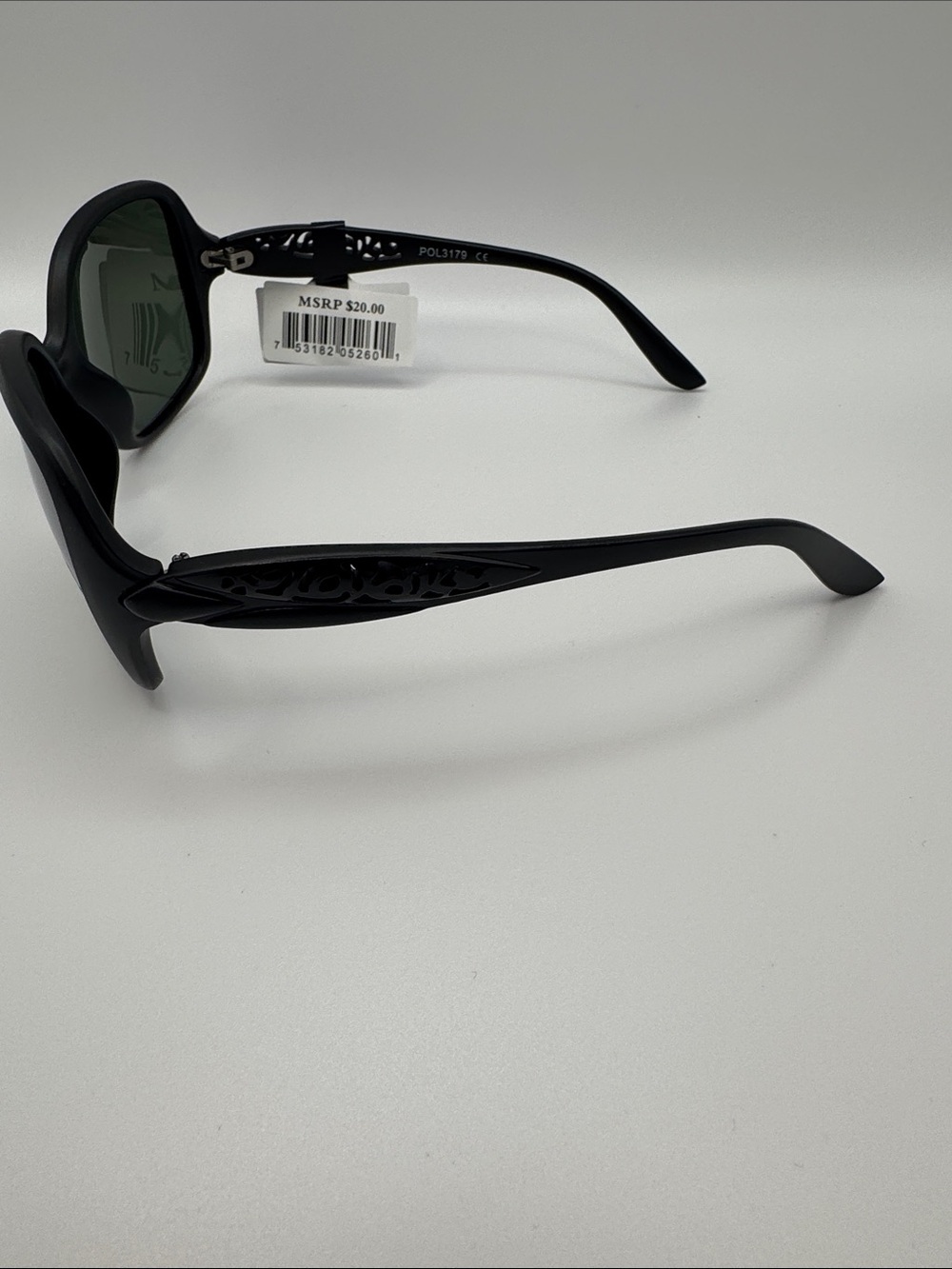 Women's Polarized Black Sunglasses - Picture 3 of 5